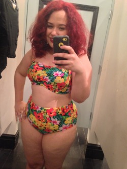 curveappeal:  today, I put on a bikini for the first time in my 19 years, and I loved it! 5’2 and 40-32-45 of pure fabulous!