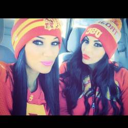 And she&rsquo;s an #USC Fan???? ðŸ˜ðŸ˜ðŸ˜ on the left!!! @nicalove2323  @nicalove2323  @nicalove2323  @nicalove2323  @nicalove2323
