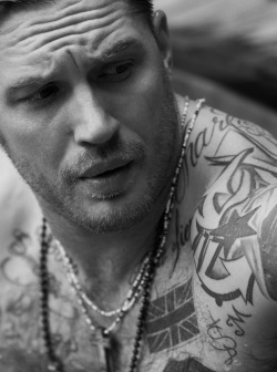 tomhardyvariations:  Tom Hardy by Greg Williams drop dead 