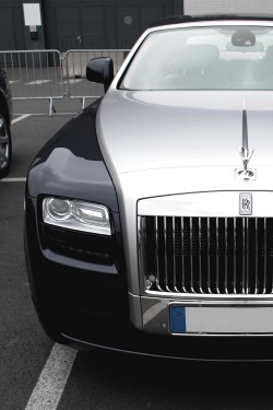 vistale:  Rolls Royce Ghost | via