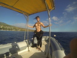 Souvenir de #LaReunion ! #Boobs sur le bateau de plongÃ©e! #GoPro // Memorie from La Reunion, my boobs on the boat for scuba diving.