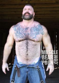 musclebearporncom:  Check out Daddy Will Angell at www.musclebearporn.com This pic is from the photo gallery: Daddy Will Gear, Guns and Skin.