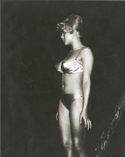 jeanjeanie61:  Margaret Nolan - ‘Goldfinger‘ - 1964http://www.photos-albums.com