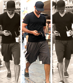 psilord9574:  Tyler Hoechlin and his bulge…