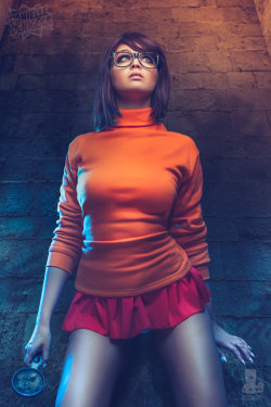 hotcosplaychicks: Velma Dinkley - Scooby Doo Cosplay by DanielleDeNicola   More Hot Cosplay:  http://hotcosplaychicks.tumblr.com Get Exclusive Content: https://www.patreon.com/hotcosplaychicks  jinkies~ &lt; |D’‘‘