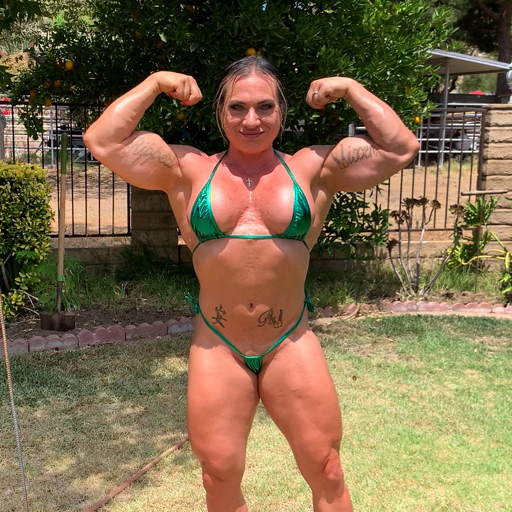 rippedvixen:  Double session #vixen #workout today! RippedVixen.com #training chest to clear my head! Exercise is the best therapy #fitnessfriday #bodybuilding #rippedvixen #doublesession #chestworkout #fitness #friday #ifbbpro #bodybuilder  (at World