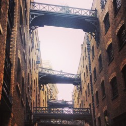 abbyella:  #warf #bridges #brick #apartments #lookup #london