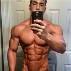 muscleworshipper08:  Oh my!!!