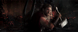 comicbookfilms: Thor + long hair in Thor: Ragnarok (2017)
