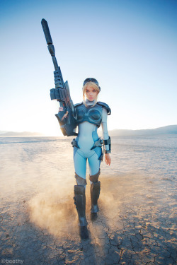 cosplayhotties:  Starcraft - Nova Terra -2- by beethy  