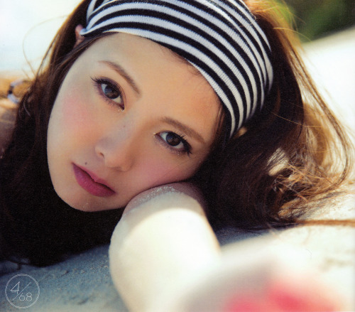 oshibook:  Shiraishi Mai (Nogizaka46) 1st fashion photobook “MAI STYLE”