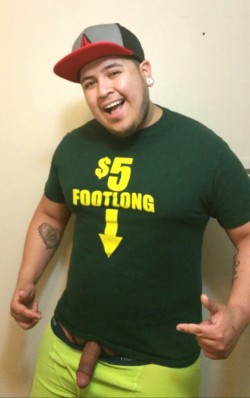 londoncubb:  socalchubbybear:  tonycubdashian:  Who wants a footlong?  Fuck… Yes!!  Can’t I just have him already! Fuck he’s sexy af
