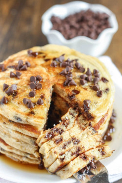 verticalfood:  Chocolate Chip Greek Yogurt Pancakes 