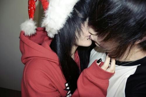 Cute emo couples kissing