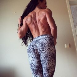 musclegirlsinmotion:  Back done! Love my back workouts, always get a great pump👌😊www.adrianakuhl.com 💖