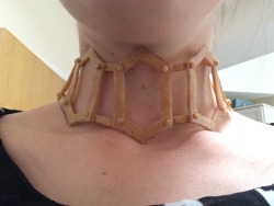 nero-the-hero:  Necklace progress so far for my Melisandre cosplay.  Great work
