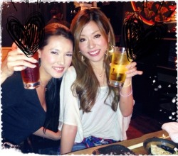 Maria Ozawa and her hot friend having drinks.  (via 浅草初日｜小澤マリアの★パッパラパーな日々☆)