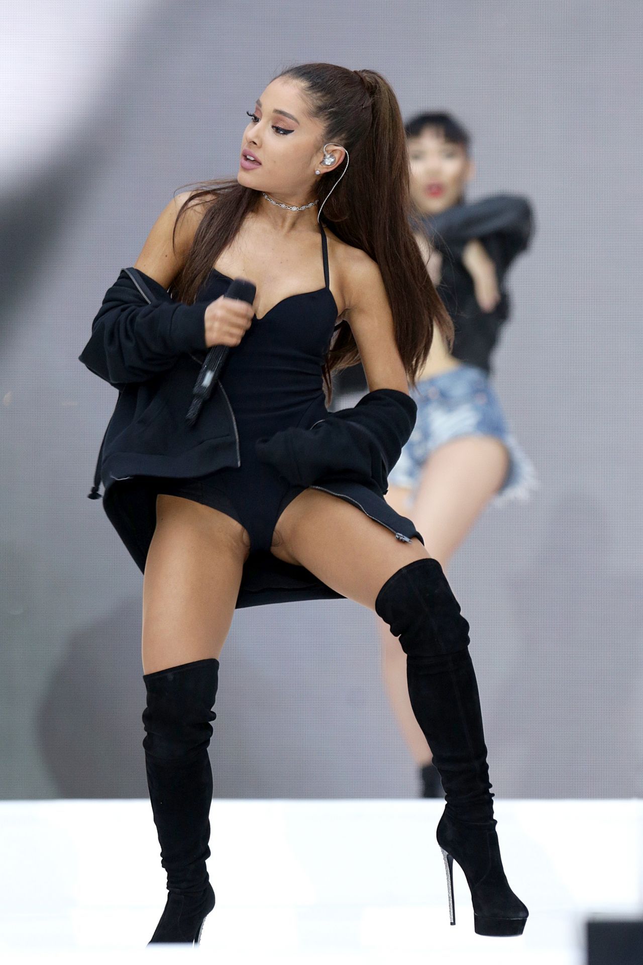 Ariana grande as 2016