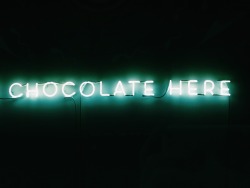 the-neon-hunter:  ▼CHOCOLATE HERE ▼Mast Brothers / Shoreditch / April ‘15