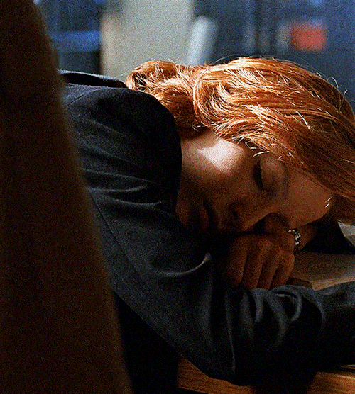 90scully:SCULLY in THE X-FILES. Episode 7x2: “The Sixth Extinction II: Amor Fati.” 