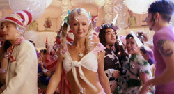 nofreetickets:  Paris Hilton #killingit in Dr. Seuss’ Cat In The Hat (2003). (Still pissed she didn’t get an Oscar for this!)