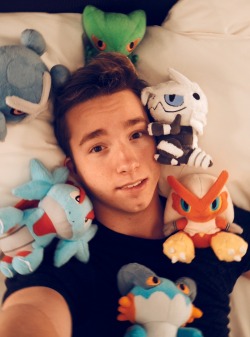 e-me-leo:  mega—charizard:  Getting ready for the ORAS with my team  