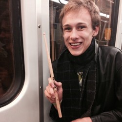 Guess go managed to get his hands on one of Dom&rsquo;s drumsticks last night. I hate you so much Max. But thank you for letting me touch it, it was amazing. Lucky he&rsquo;s 6'4 haha #MUSE #Drumstick #thisguy #youluckybastard #dom #musedrumstick #lucky