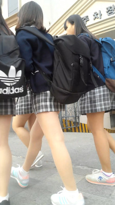 schoolgirl2015:  Korean school girls