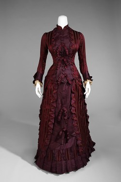 ravensquiffles:  Wine silk wedding dress with cuirass bodice c. 1878 Metropolitan museum of arts   Gonna steal it for my girl.