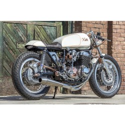 six3seven:  By ‘caferacerclub’ on instagram: Shinning. 71’. | by @kottmotorcycles. | #honda #cb750 #caferacer #caferacerclub http://ift.tt/1gWSikW —Please leave credits intact—