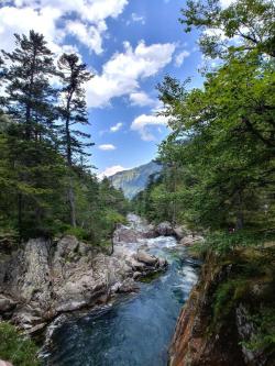 i-traveltheworld:  Blue River, French Pyrenees near Cauterets😍