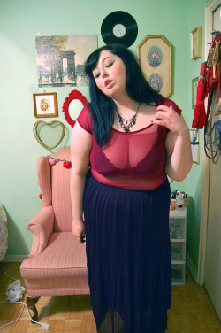 bloodstainedbikinis:  lotsalipstick:  just wanna take a moment to show how babely I looked in this bodysuit by Chubby Cartwheels last night!   HAVE MERCY 
