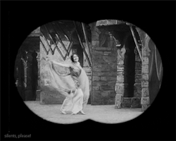 silents-please:  Dancer and cinema actress Stacia Napierkowska. Left: Le pain des petits oiseaux | Bread for the Birds (FR 1911); right: Les Vampires II: La bague qui tue (FR 1915). Napierkowska was fêted in France, prolific in Italian film, and arrested