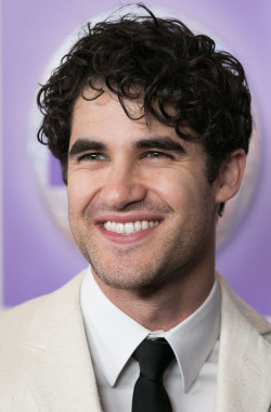 darrencriss-news-blog: [HQ] Darren Criss at the Family Equality Counsil’s LA awards dinner. 