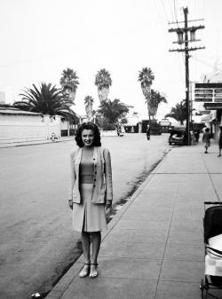Norma Jean (Marilyn Monroe), Los Angeles, 1944 