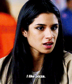 Diane Guerrero as Maritza Ramos in Orange is the new black 1x06 &ldquo;WAC Pack&rdquo; (july 11, 2013)«If you want more pizza, vote for Maritza.» [20:01]