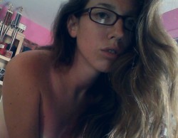 sex-like-a-nympho:  sex-like-a-nympho:  so tan lol. im like a different race.  this has alot of notes considering its just my face