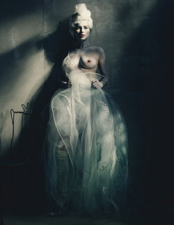 blueblackdream:  Paolo Roversi, Painted Lady, W Magazine, March 2015