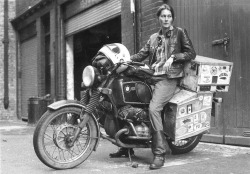 waiteverybodyhide: thecringeandwincefactory:   thehappysorceress: Elspeth Beard, shortly after becoming the first Englishwoman to circumnavigate the world by motorcycle. Her journey took 3 years and covered 48,000 miles. Uh, just as a warning to anyone