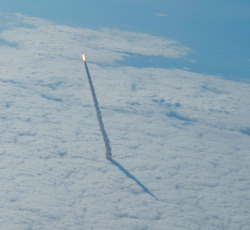 blindcosmonaut:  The space shuttle Endeavor’s final launch.