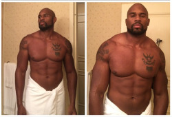 musclegalore:  What a man! grown ass man guys in towels 