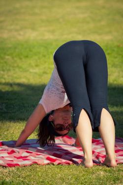 Hot girls yoga pants cameltoe