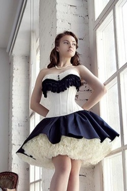 mmmm-corsets:  Corsets and petticoats 