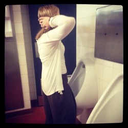 ipstanding:  No hands lol  #nohands #boystoilets #urinal #ruthless #fun by xxjeessiieexx http://ift.tt/19Ekns1