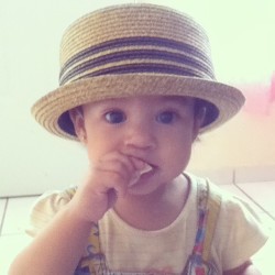 Mi hermosura :3 #bebe #sombrero (en Villas de la hacienda)