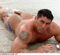 amplifiedbutts:  I would lick those sands off his butt.