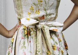 herhappysissywife:  oldfarmhouse: Floral🌼 day dress 🌿 Cuckolding Sessions - Dress Appropriatelyi love wearing a pretty floral dress to do housework, especially on a day when Paul is coming over to see Diane for a lovemaking session.  i find it