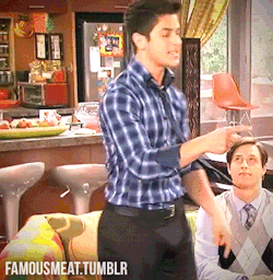 famousmeat:  David Henrie’s big bulge in Disney’s Wizards of Waverly Place