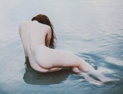 jai-envie-detoi:  I dreamt we went through a pool, and it swallowed us whole Photographer: Corwin Prescott Model: Nicole Vaunt 