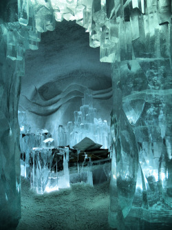 brothasoul:  julialost:   Ice Hotel  Jukkasjärvi, Sweden The drop in temperature to several degrees below zero in Jukkasjärvi, Sweden marks the start of an ephemeral art endeavour. Using frozen water from the Torne River, artists from all over the